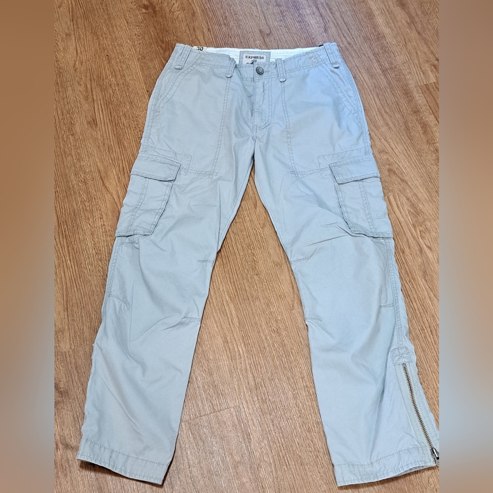 Express Men's Light Stone Color Cotton Cargo Pants Mens 30/30 NWT